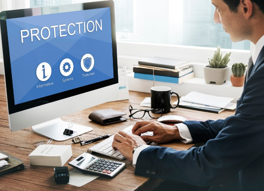 Activos digitales con protección de datos y cumplimiento normativo    